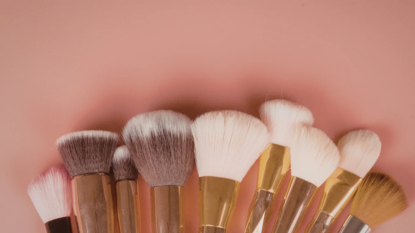 Professional Makeup Brush Set for Smooth and Even Coverage – StyleShop